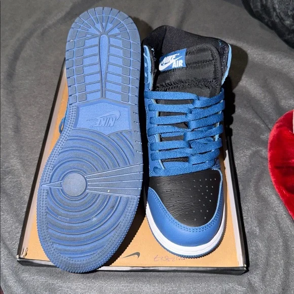Nike Kids Black and Blue Sneakers